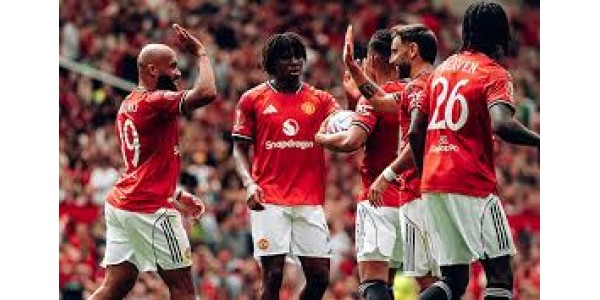 Manchester United besiegte Crystal Palace mit 2-1